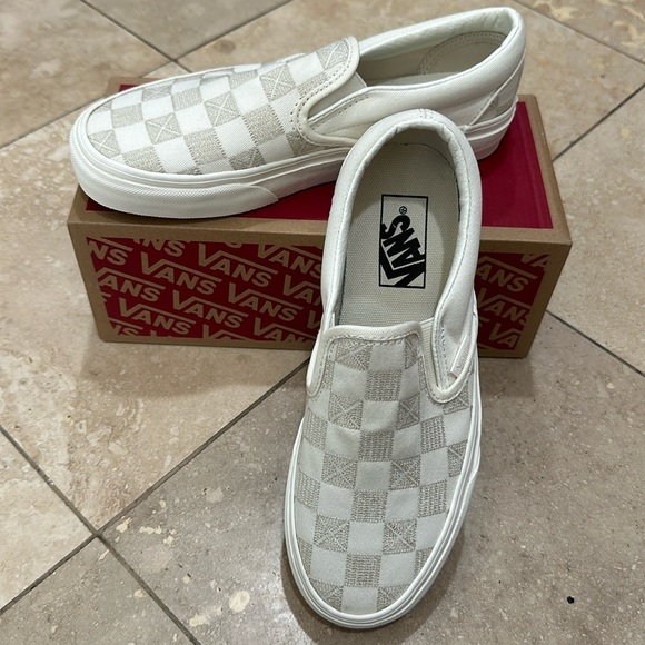 Vans Shoes - NWT Vans Classic Slip On
